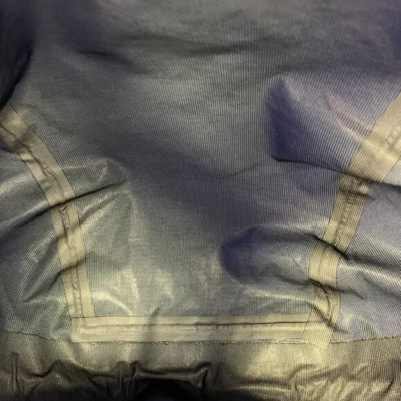 Gorgeous Arct'erix beta LT jacket, size L, in excellent condition - Picture 9 of 9